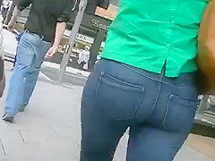 Cute Latina flaunts her butt in tight jeans before a spy cam