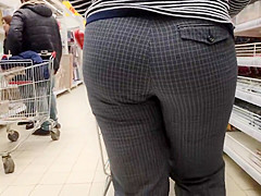 Gorgeous juicy ass mature mom very tasty bulges in tight pan