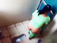 Amateur pissing in public place caught on spy camera