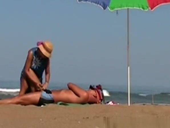 Beach Voyeur Handjob - Wife handjob at beach - watch on VoyeurHit.com. The world of free voyeur  video, spy video and hidden cameras