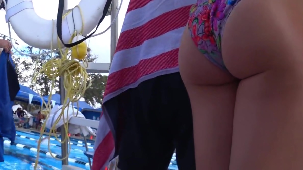 Hot teen bikini ass at pool ! pic