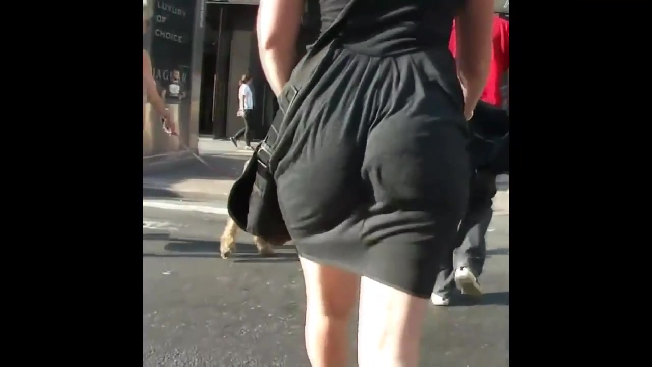 Candid Pawg Ass Clapping in Dress picture